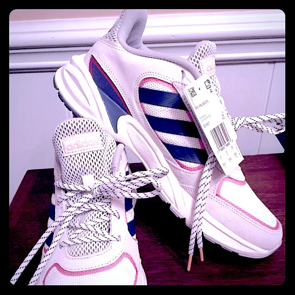 NWT Adidas Valasion Women’s 9.5 Running